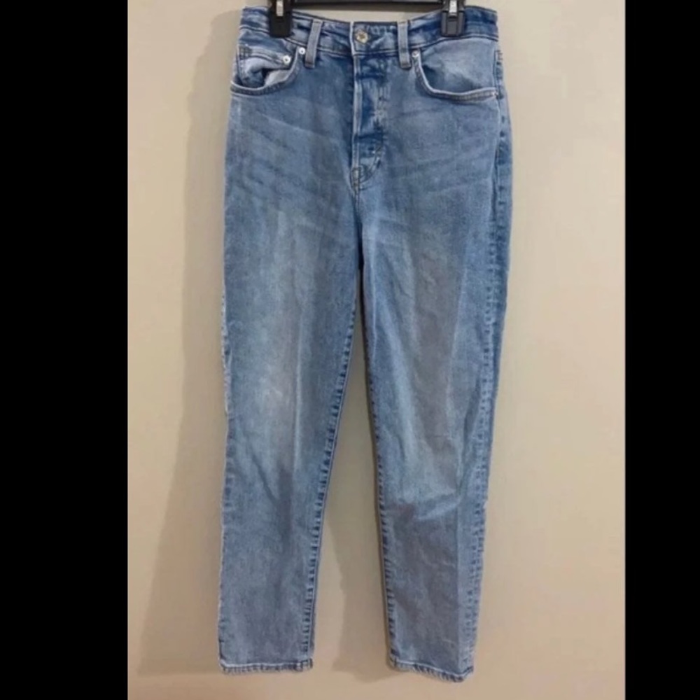 light wash mom jeans